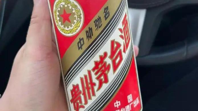 “硬钢”五粮液、泸州老窖！川酒这4个小金花崛起，价格降到地板真胆大