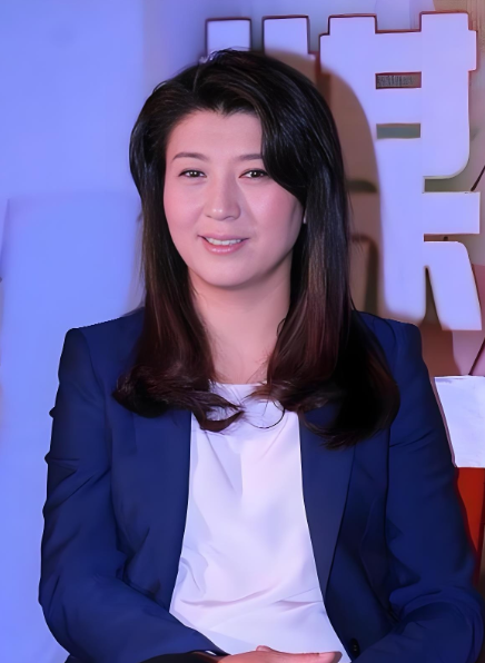 54岁的一级演员闫学晶终于低下傲慢的头，继中戏发表声明澄清他儿子后，她为自己的言