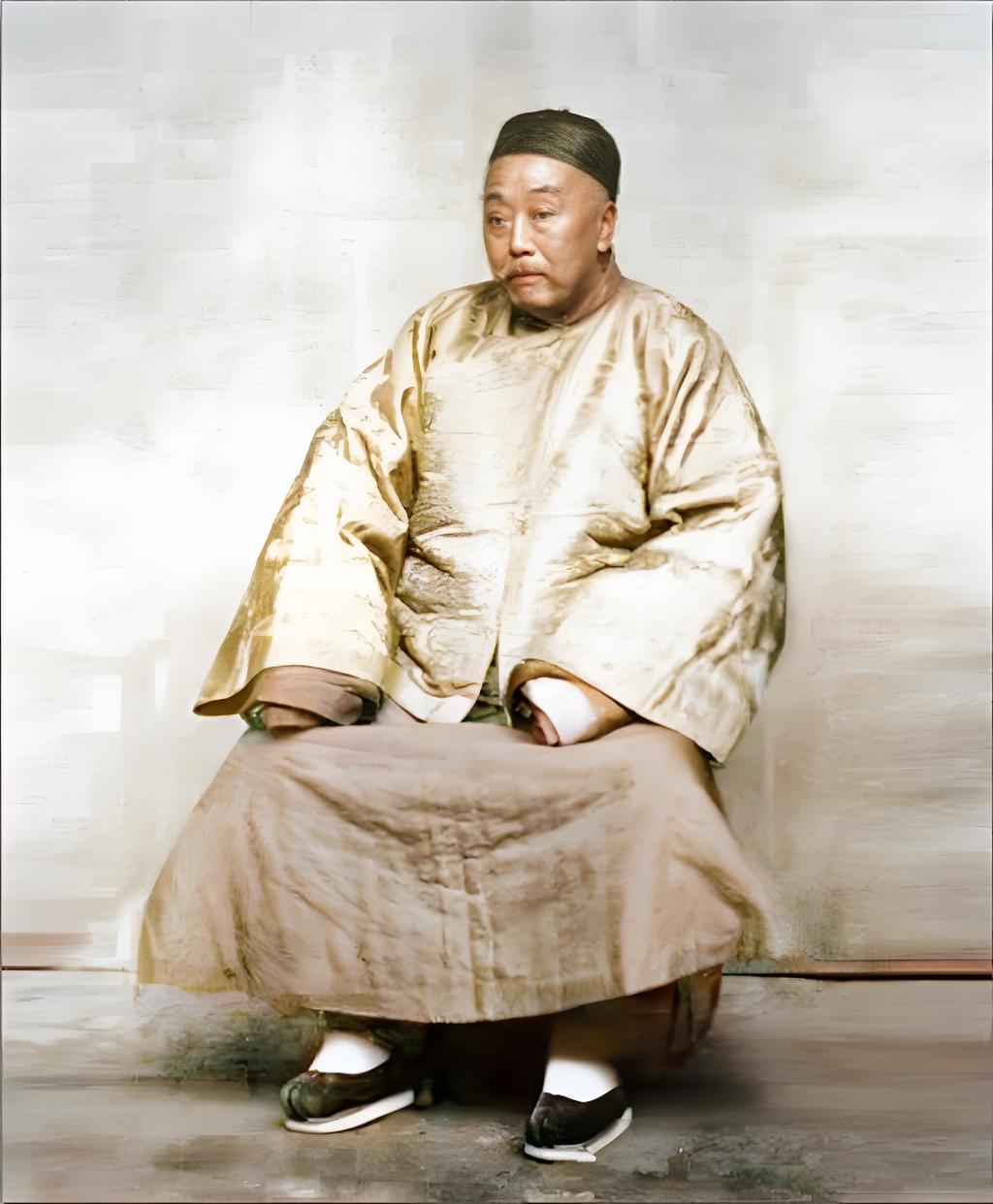 这是陈宝箴，晚清维新派代表人物。1895年任湖南巡抚期间，主导湖南维新运动，创办