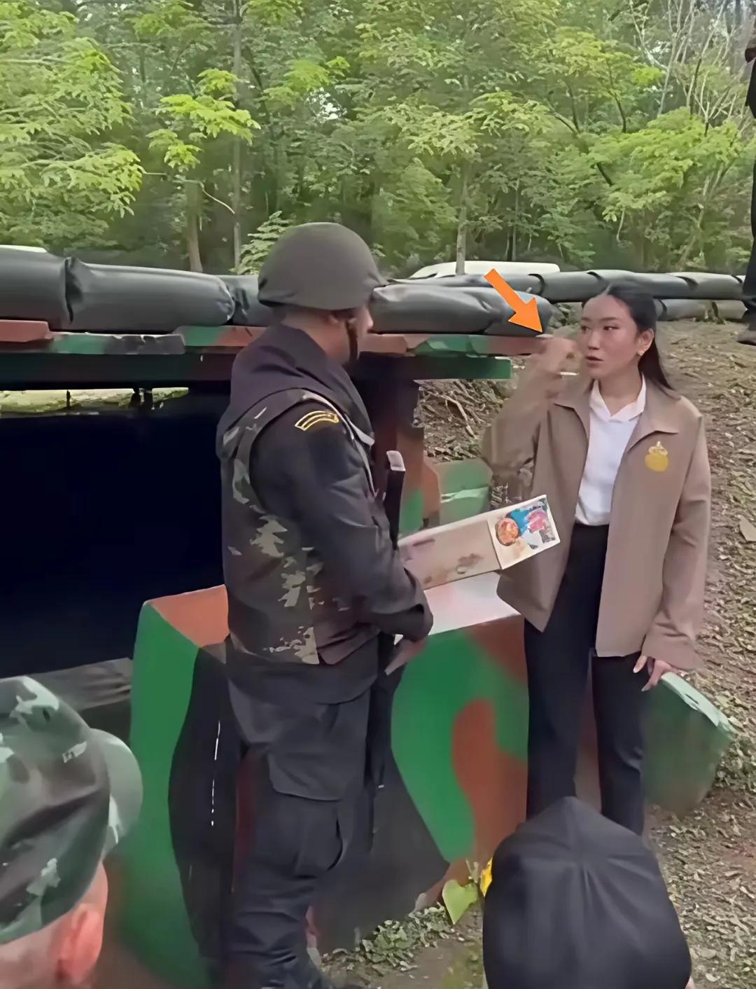 虽然佩通坦还没有恢复总理职务，但是在泰柬爆发冲突之际，佩通坦不顾个人安危，亲自到