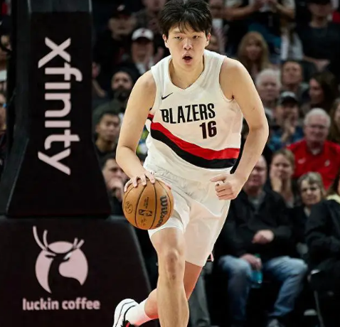 杨瀚森为什么前两天打发展联盟？
尔斯·克拉斯克（Charles Klask），也