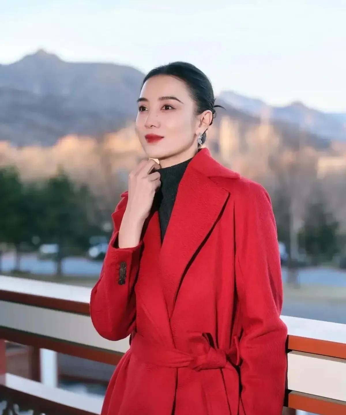 演员宋佳说，我非常热爱我的妈妈，我只要想到他全是爱。给我的勇气，给我的鼓励，给我