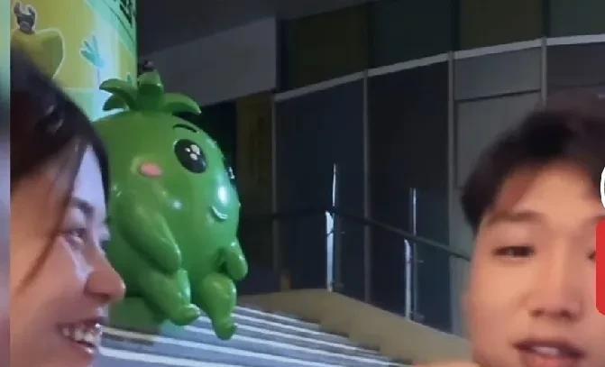人人都知道，强扭的瓜不甜。既然美霞已经感到一谈到前夫就感到晦气，但相反，美霞一提