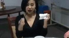 妹子在外吃饭跟在家吃饭的区别