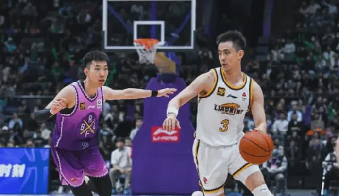 徐杰、胡明轩注意了！季后赛的头号劲敌并非广厦、山西和北京，甚至不是上海，而是辽宁