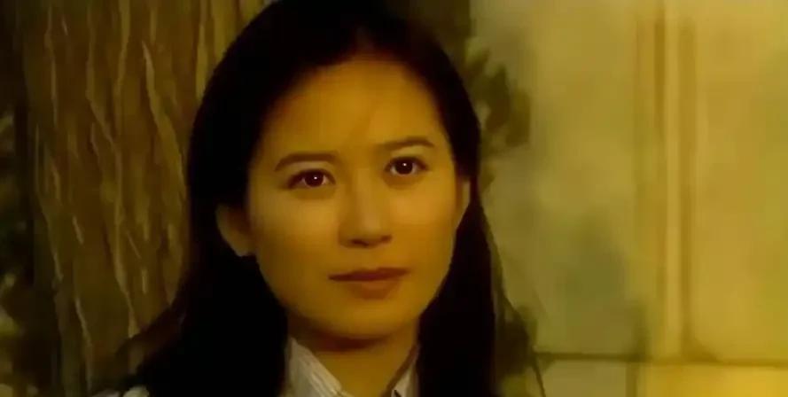 年过四十，还没有走进婚姻的八个女明星。
1.陈瑾，61岁，妥妥的老年人了。从《都
