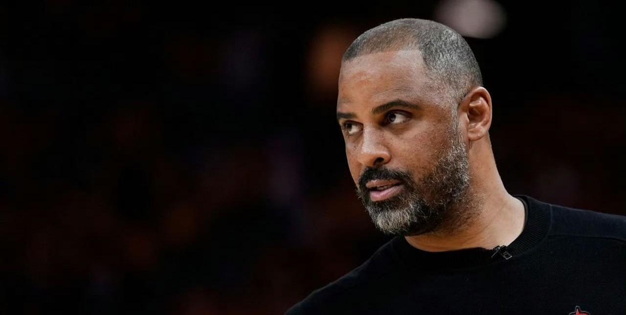 没组织没防守还频频失误的休斯顿火箭让乌度卡气坏了，他骂了都没用。
乌度卡上一场赛