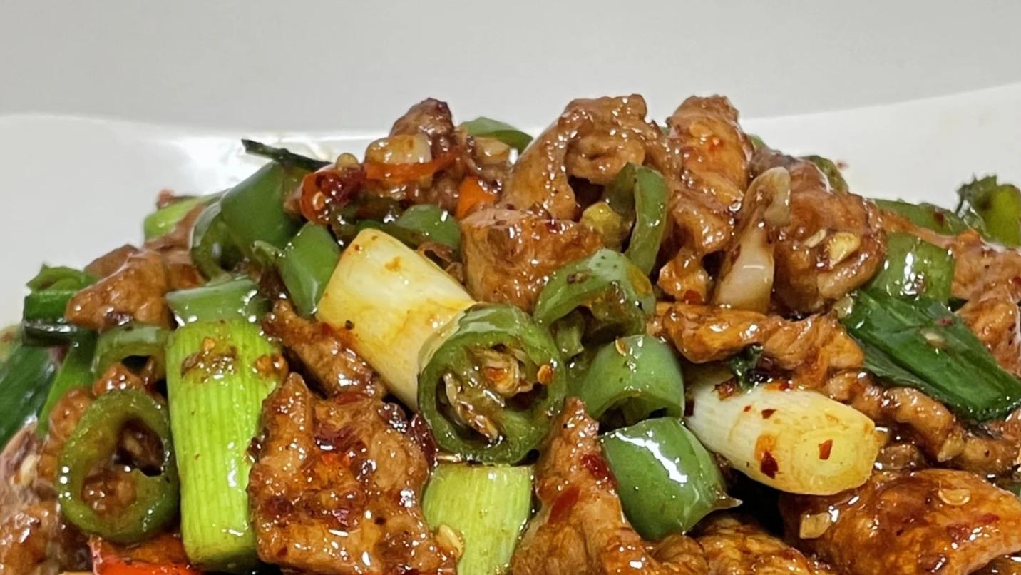 5分钟学会这道会喷火的下饭神器，小炒鸡胸肉