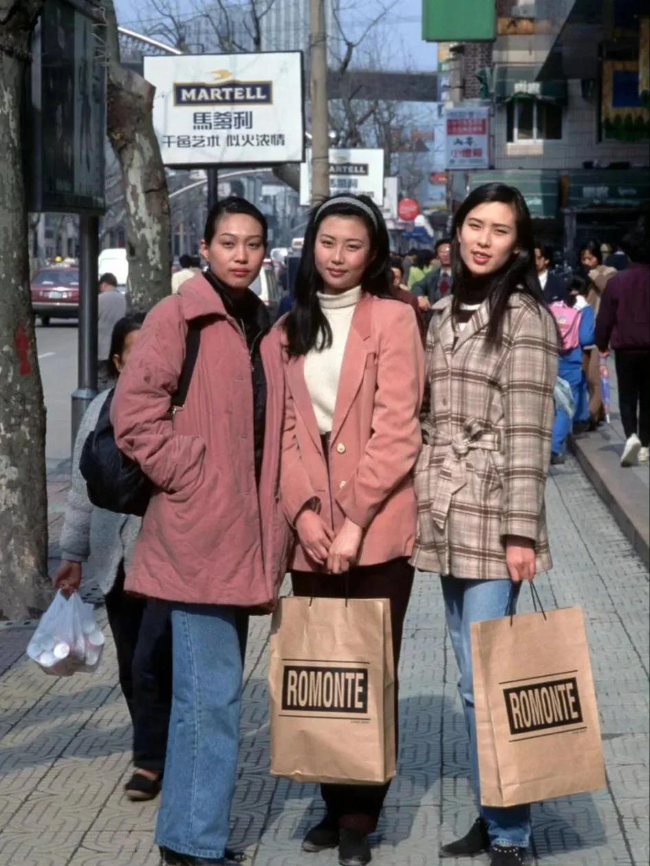 #珍贵怀旧老照片#上世纪八十年代初的女模特儿
