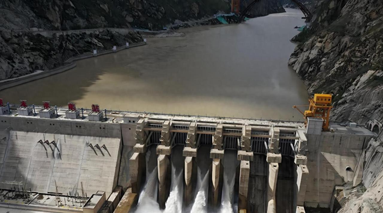 比三峡大3倍，投资10000亿的水电巨无霸，印度再也拦不住了
说的就是这西藏墨脱