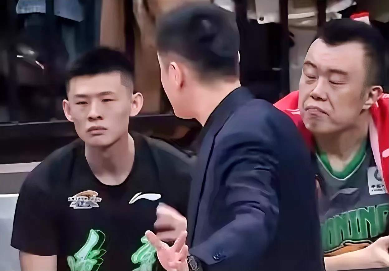 昨天晚上辽宁主场对阵吉林，但是整场球却发生了奇怪的现象，大部分球迷甚至都有一种错