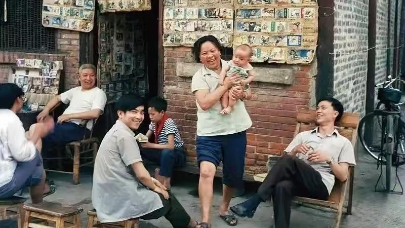 三婶和四婶10年不说话，年前终于和好，却打电话让我们不要回去