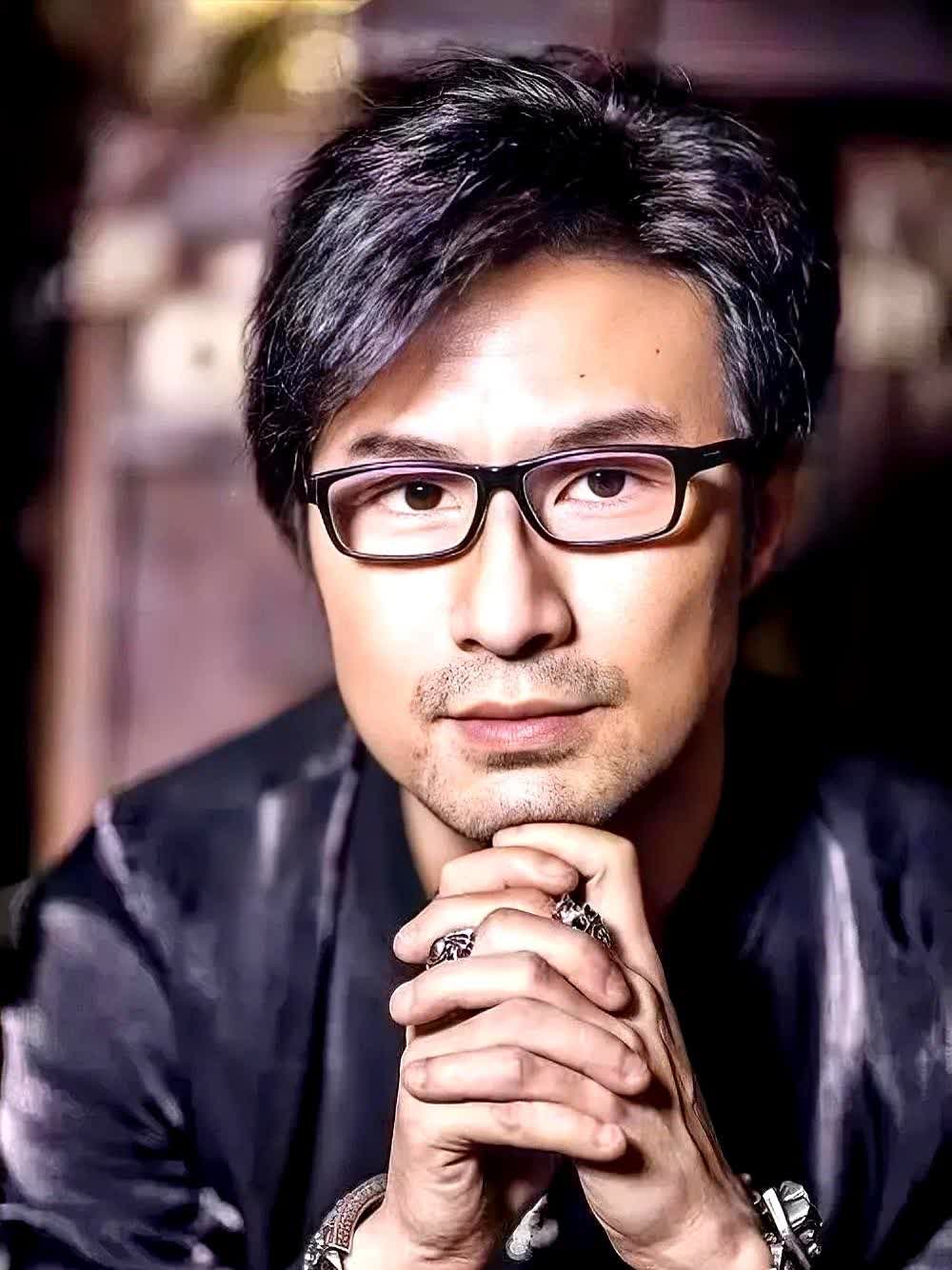 汪峰最近怕是肠子都悔青了当年和章子怡分道扬镳时有多潇洒，如今在森林北面前就有多吃