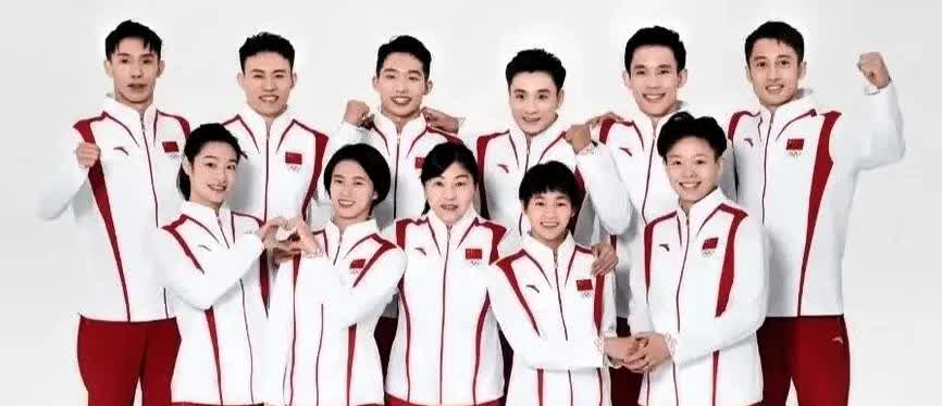 为什么大家都热衷讨论全红婵的466分，却从不提伏明霞的521分。
伏明霞与郭晶
