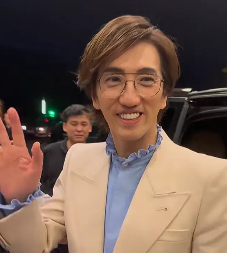林志炫被淘汰的事一出来，
我就知道，芒果台完蛋了，
不是因为被骂的太狠，而是因为