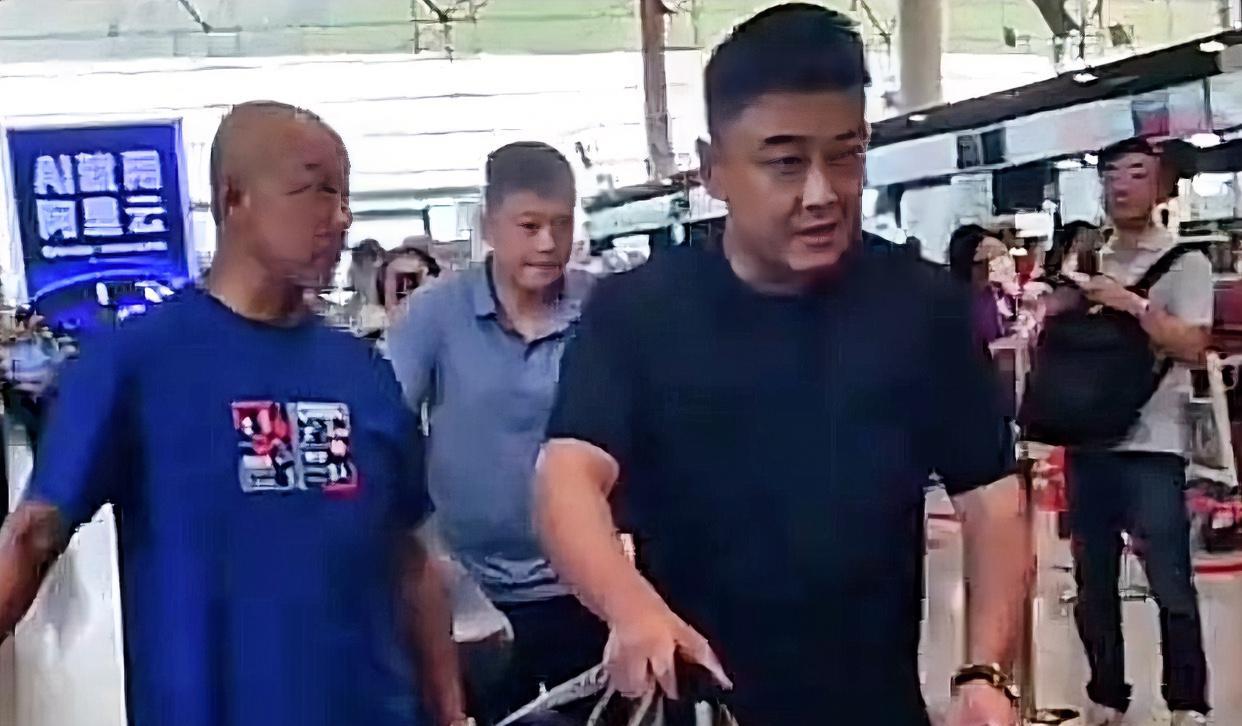 国乒出发瑞典大满贯赛，邱贻可、肖战都随队指导！
要说这教练的压力，最大的是王皓、