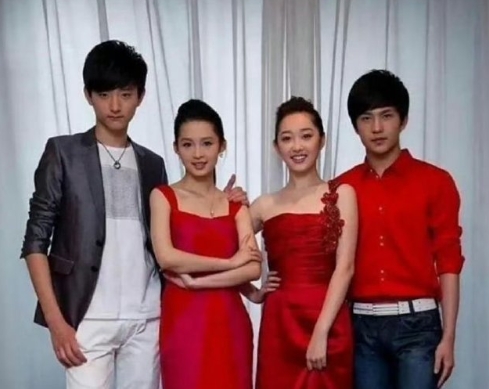 李沁杨洋旧照曝光！李沁年轻的时候真是惊为天人，杨洋也帅得离谱，都是青春年少的回忆