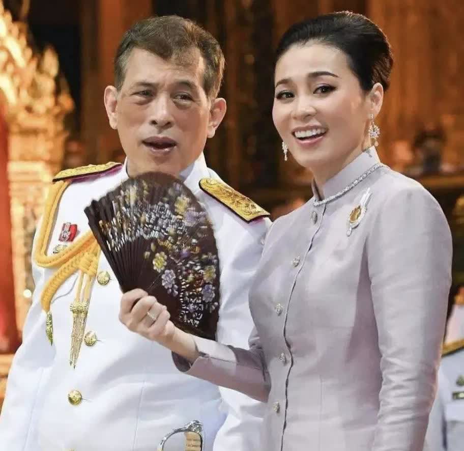 柬埔寨和泰国是邻居，可两边的的王室却天差地别，泰王妻妾成群、财富无数、生活奢侈无