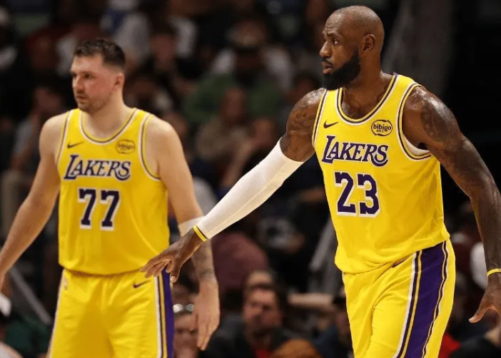 NBA常规赛湖人客场对阵鹈鹕的比赛已经结束。全场战罢，湖人以111-103战胜鹈