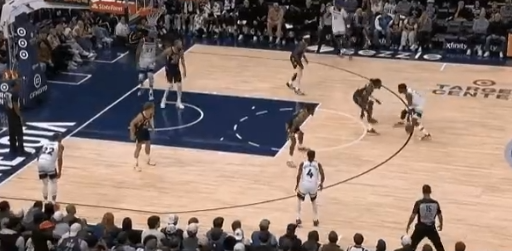 森林狼超级巨星华子真是太嚣张了！NBA季前赛，在森林狼对阵步行者的第二节比赛中，