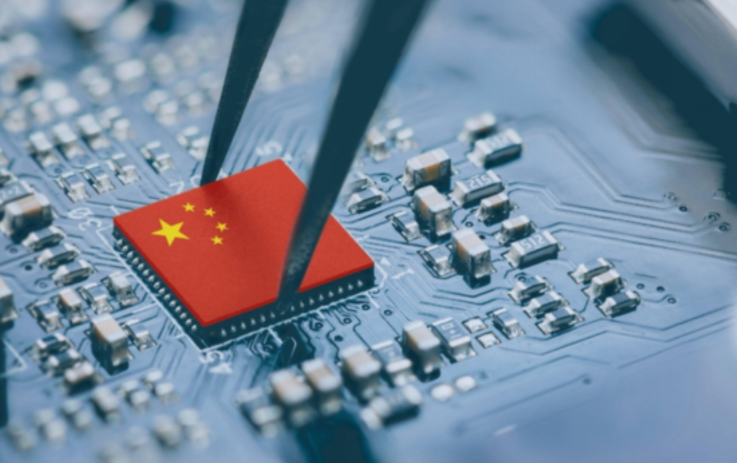 “美国要彻底玩死中国，是绝不会只用一种手段的。”最近，美国为了迫使咱们放松稀土出