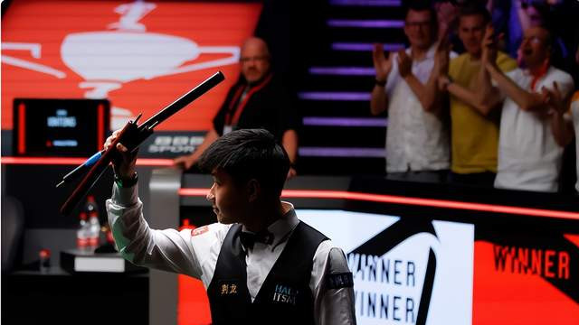 赵心童轰出"七连鞭"17-7暴击奥沙利文 强势挺进世锦赛决赛