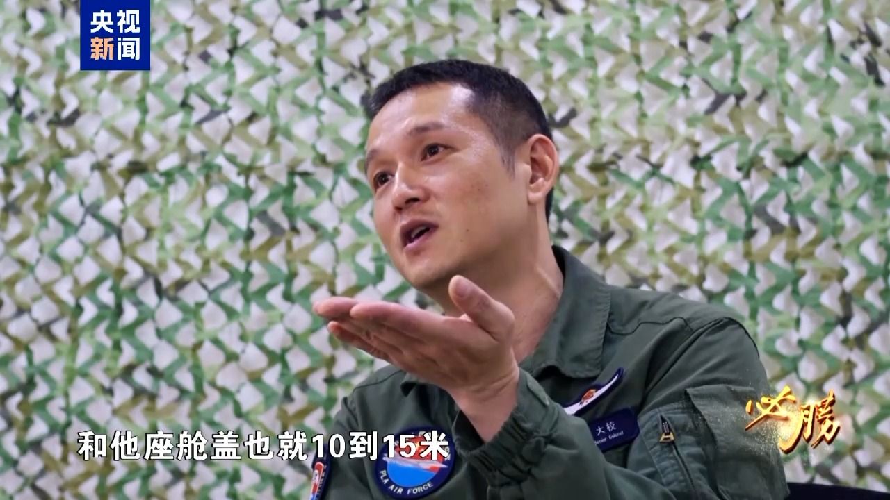 美空军奇耻大辱，歼-16同时锁定2架F-22？战时直接2: 0了