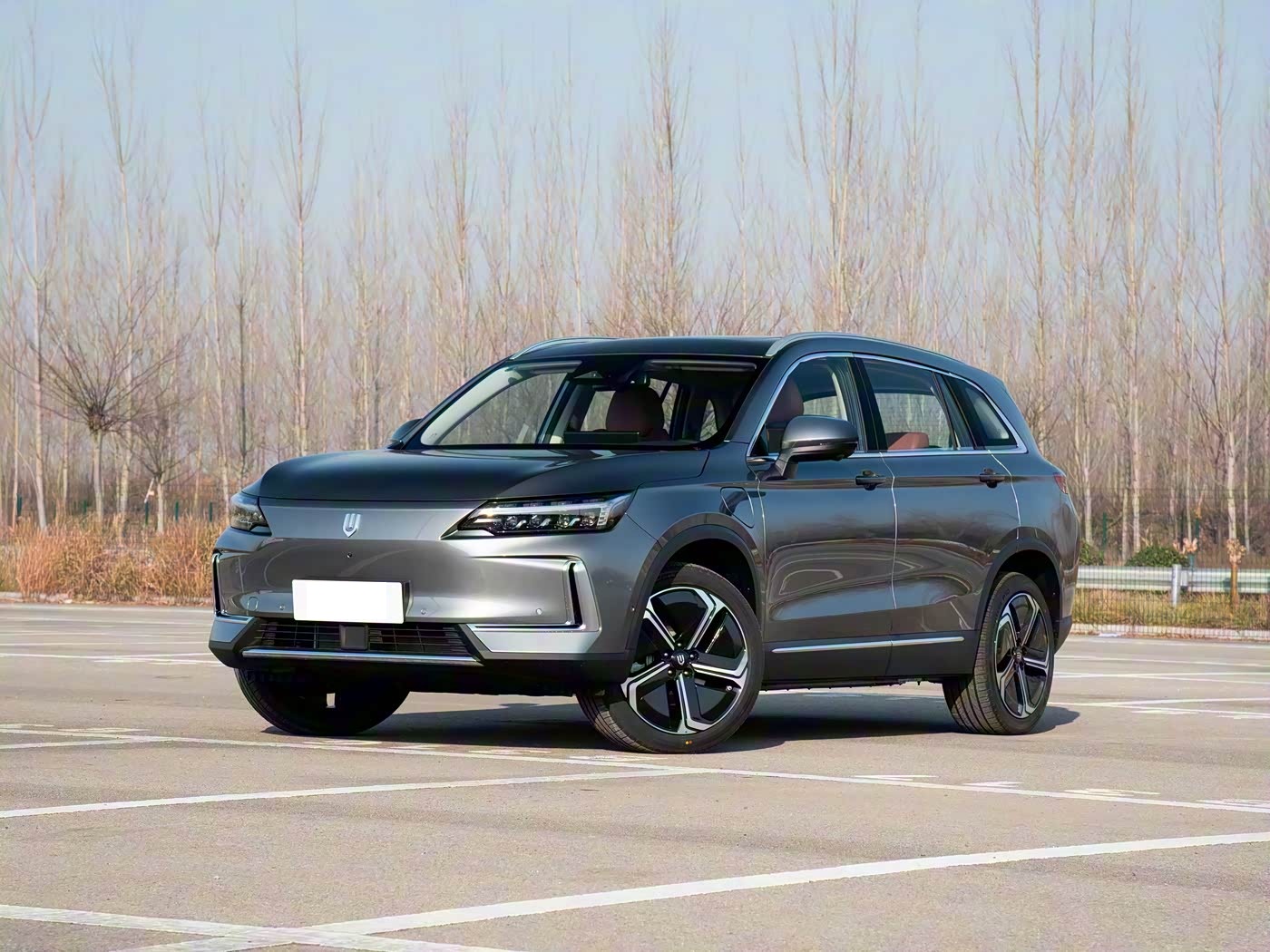 纯电中型SUV售价不足10万起！轴距2米8，外观年轻，纯电续