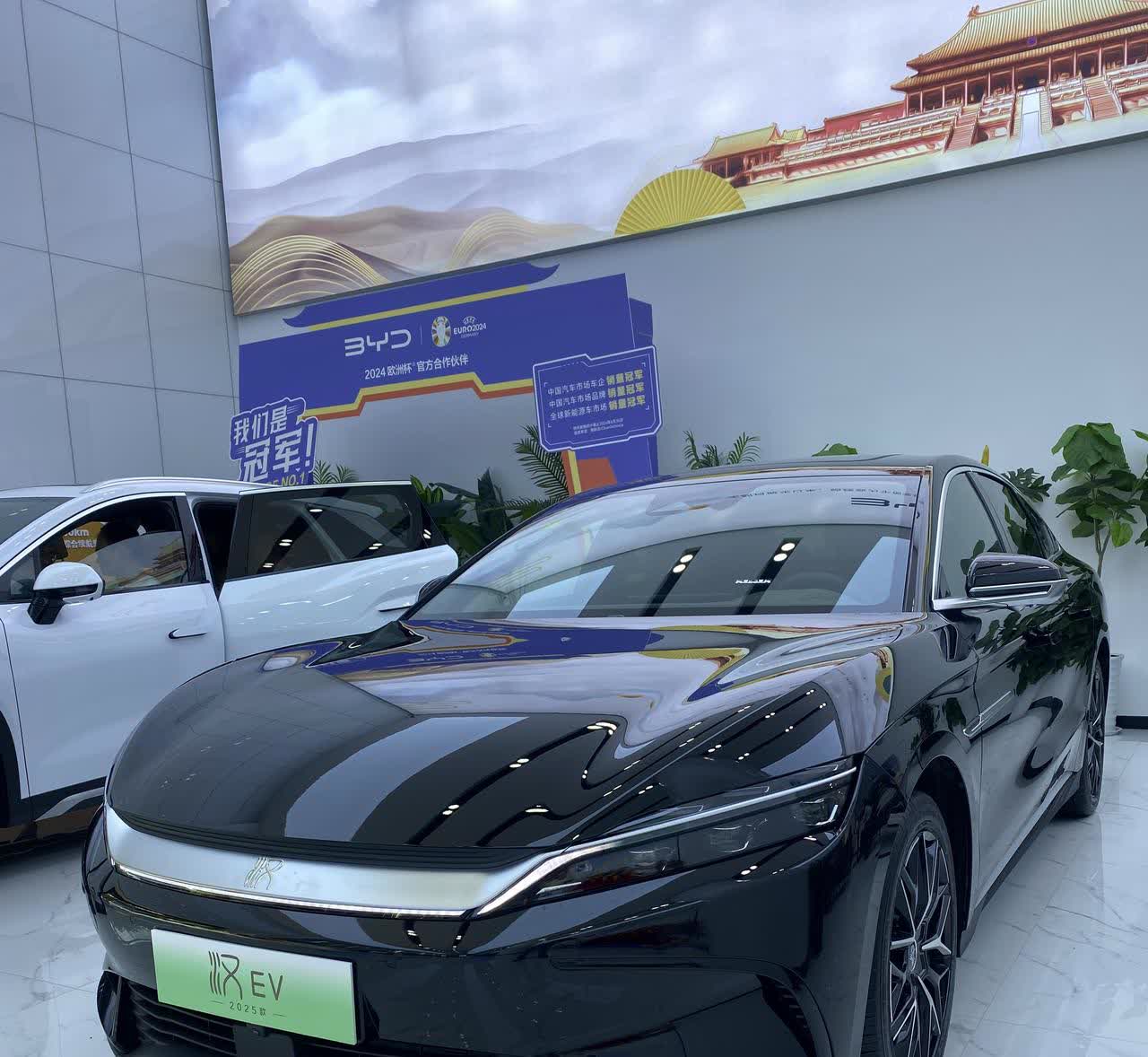 一个年产500万的车企，价格不该比年产100万的车企更具价格优势吗？
这段时间