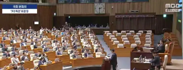 韩国政坛风暴 李在明绝地反击











韩国政坛简直炸开了锅，一场史