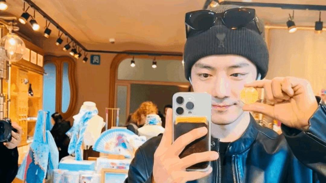 战哥终于更新啦！发了好些他在欧洲的快乐时刻！