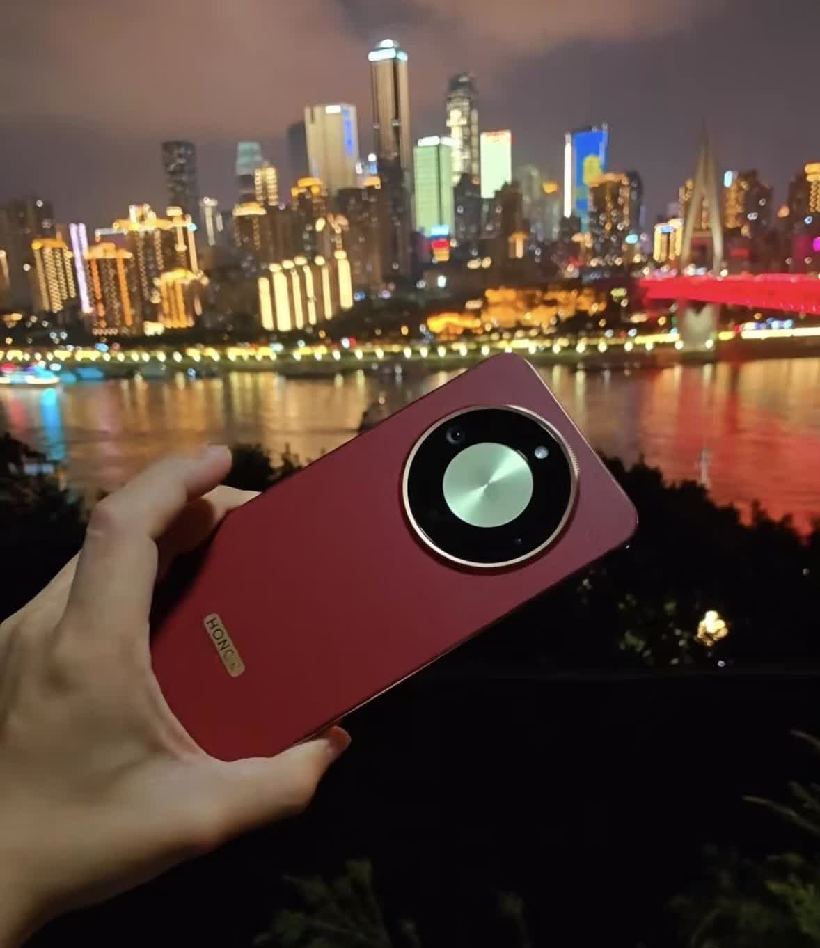 荣耀是不是把高端旗舰的算法用在X70上了？

表现太牛了吧，画面纯净度很高，