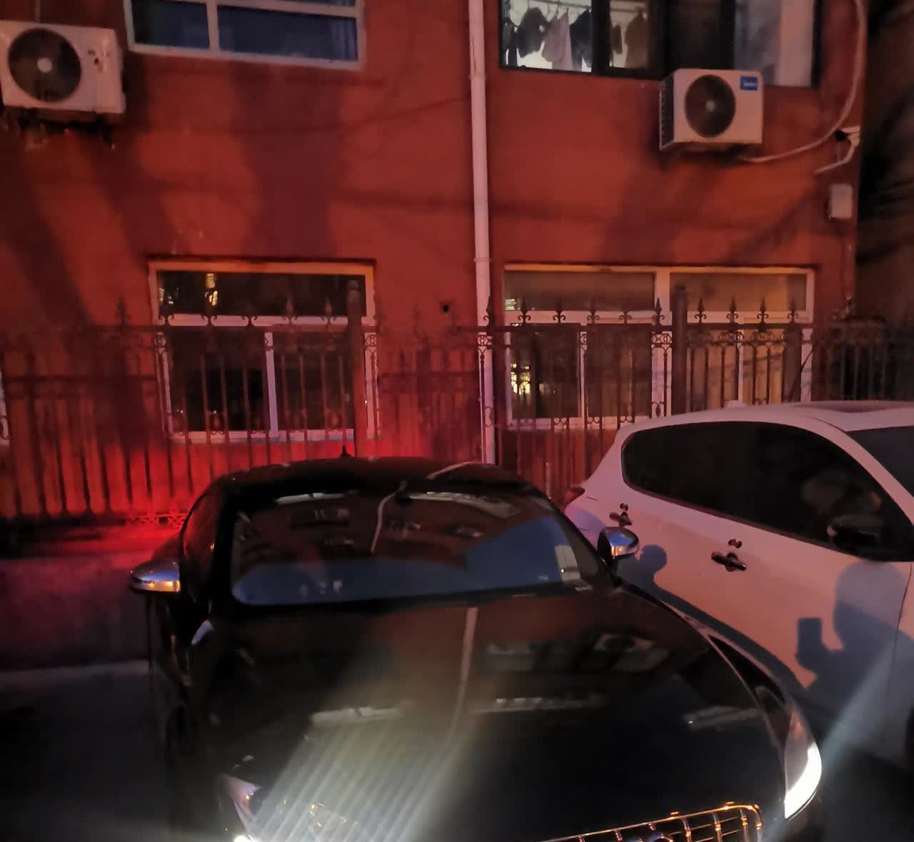 谁的TT，
忘记关灯了，
这一晚上过去，
电瓶会亏电么～～