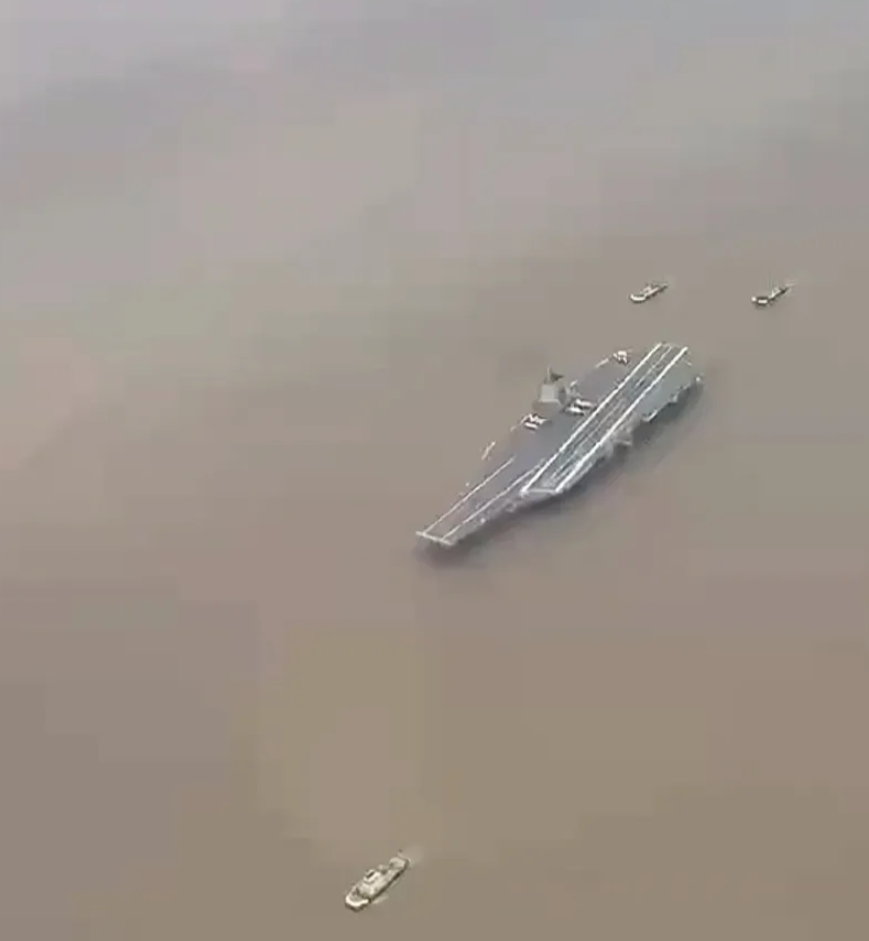 之前有人怀疑福建舰电磁弹射是不是遇到什么问题了，海试一直没有看到弹射起飞的视频。
