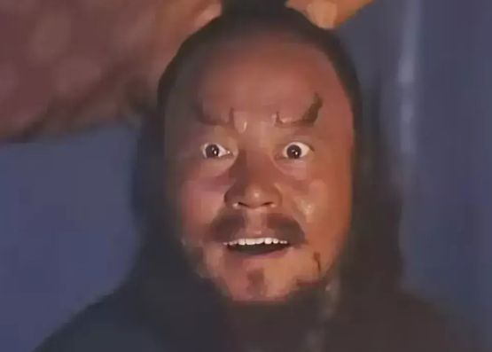 黑旋风李逵在书中滥杀无辜能算是好汉吗？算也不算！对于现代人来说，李逵简直就是恶魔