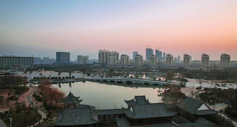 不要再吐槽徐州气象台了，徐州地面那么大，有点偏差可以理解。有人说徐州气象预报模棱