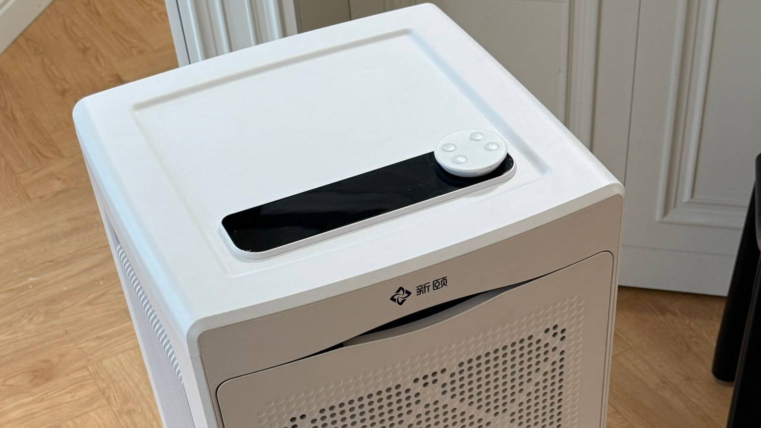 新颐空间大师A8开箱体验：简约设计下的“豪宅级”内核