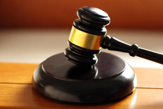 【女子请假陪女儿高考被开除，向公司索赔5.4万】
据中国裁判文书网，姜某在北京某