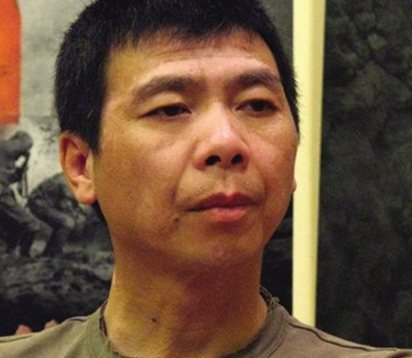 冯小刚与姐姐：亲情背后的抉择与深情