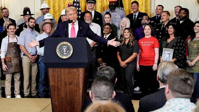 2万页邮件锤爆！川普的爱泼斯坦秘密藏不住了