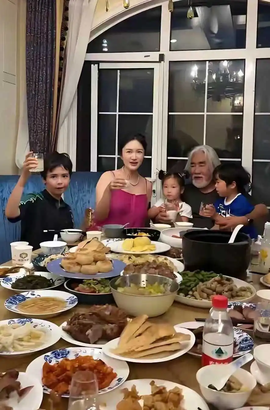 抛开钱多钱少，老张比其他六十岁以上的人辛苦很多