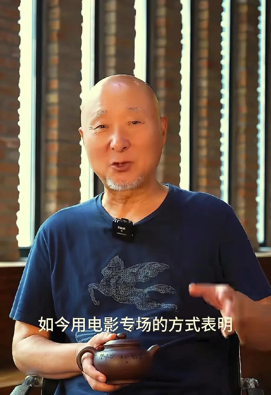 五年前疫情的时候，朱时茂和陈佩斯一人捐了十万块，表达了对武汉人民的支持和帮助。