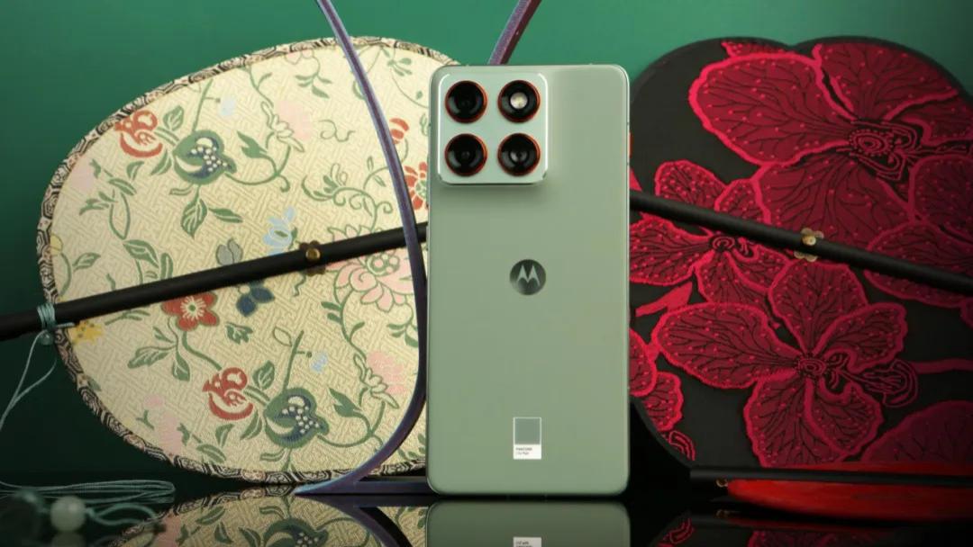 “把AI融入掌中的蝉翼刀”｜浅析联想moto X70 Air AI手机