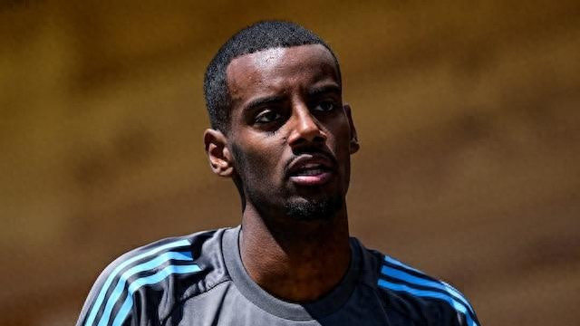 利雅得新月正式接触伊萨克！伊萨克未明确拒绝，想看待遇方案