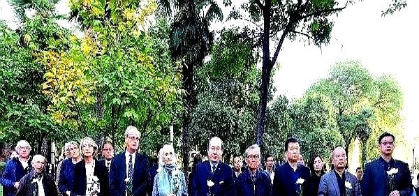 法国人资助中国学生回国发展











你敢信吗？一个法国老头，把自己