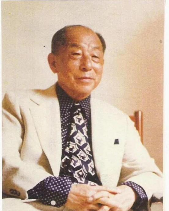 有人曾问张学良，他这一生最佩服的人是谁？他毫不犹豫的说出了三个字：周恩来。
张学