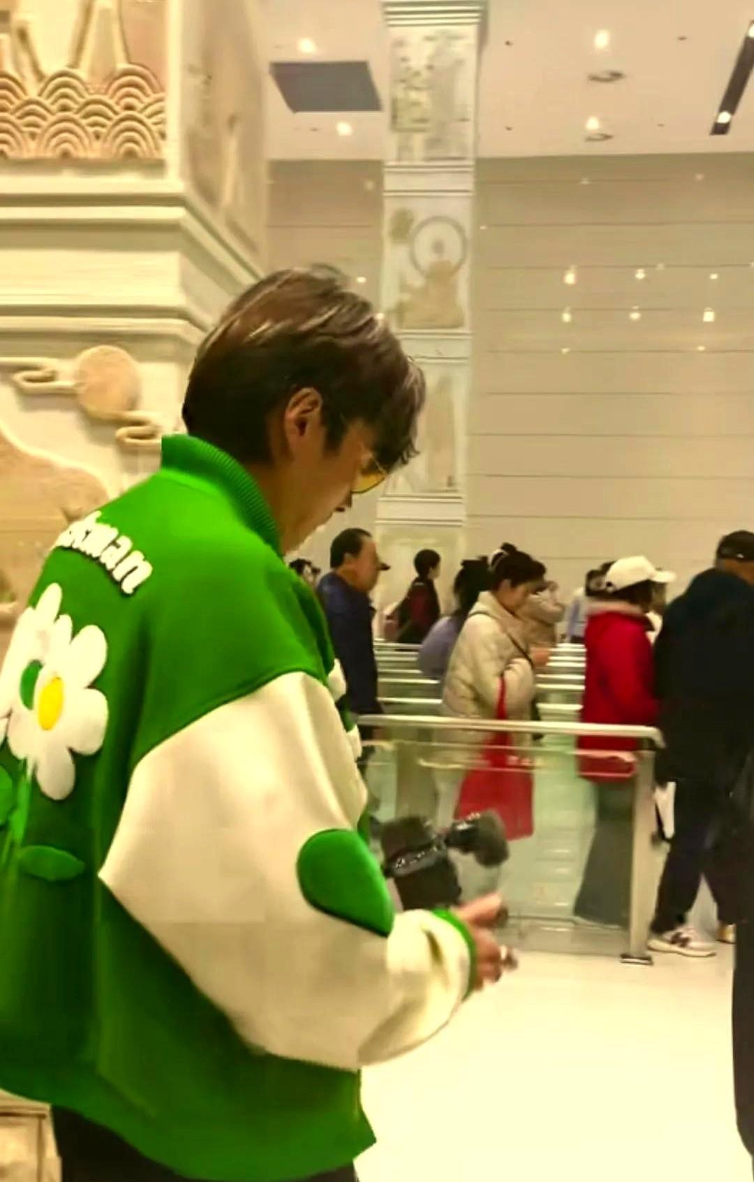 最近娱乐圈的"玄学大佬"帝师突然低调得反常，这位曾因自称见过真龙火遍全网的风云人