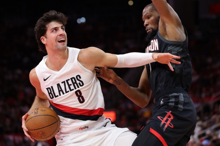 火箭队今天对阵开拓者，不过第1节结束，火箭队22:25落后3分。火箭队第1节没有