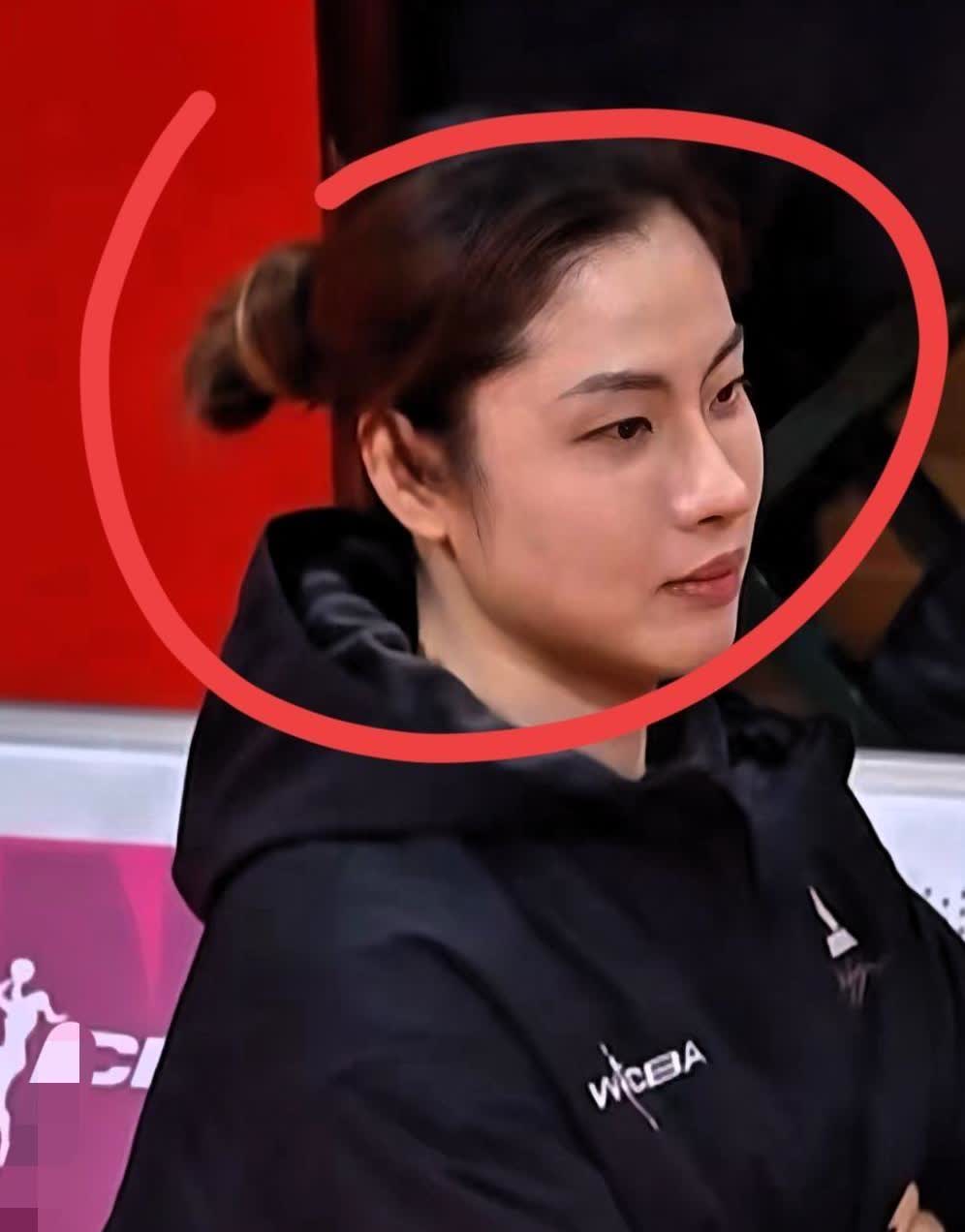 无名小卒掀翻国手！

江苏队平均年龄小五岁，却全场压着四川打。

赛前没
