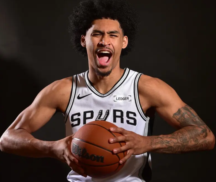 文班亚马最佳搭档突遭伤病！马刺新秀哈珀左小腿拉伤，预计缺席数周 ！
球队今年的榜